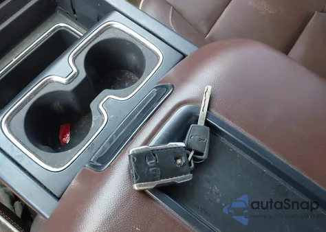 2014 Chevrolet Silverado 1500 High Country z USA, uszkodzony, nr VIN 3GCUKTEC7EG365584